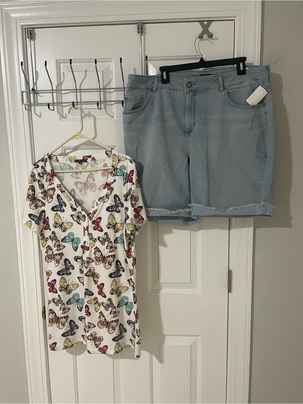 Jean shorts nwt 20 w Lee 2x butterfly top